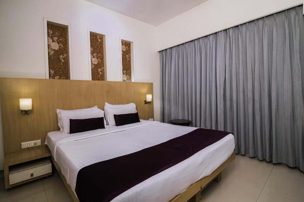 Hotel Monarch Guestline In Midc Rabale, Navi Mumbai Exteriör bild