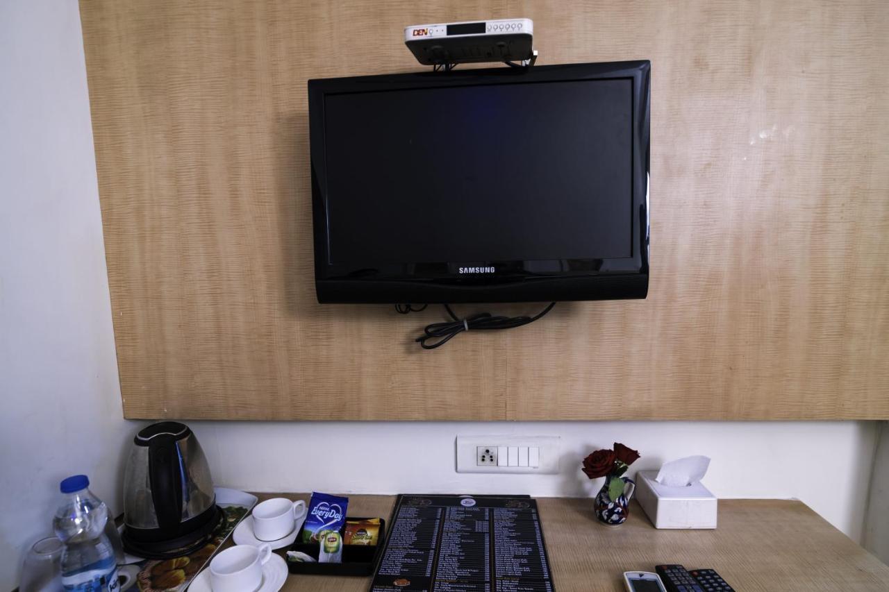Hotel Monarch Guestline In Midc Rabale, Navi Mumbai Exteriör bild