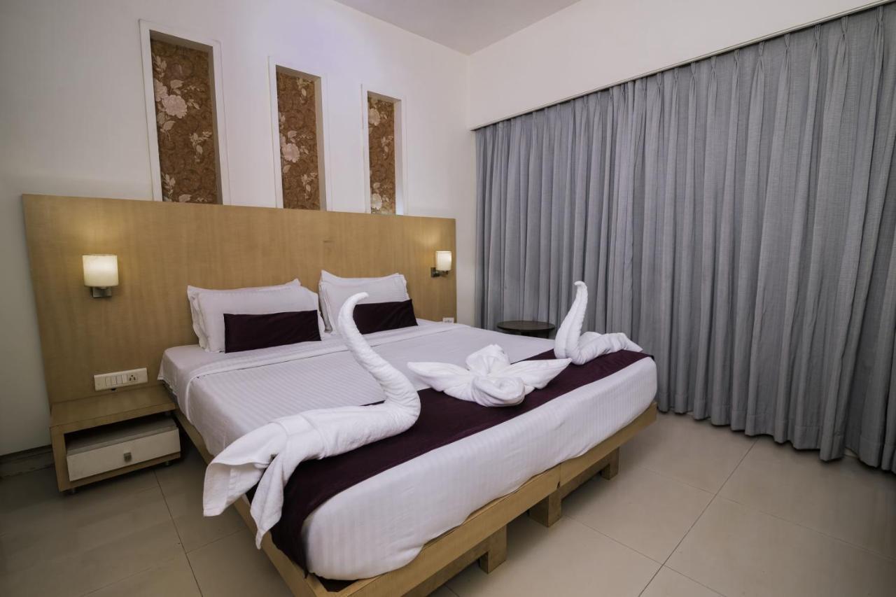 Hotel Monarch Guestline In Midc Rabale, Navi Mumbai Exteriör bild