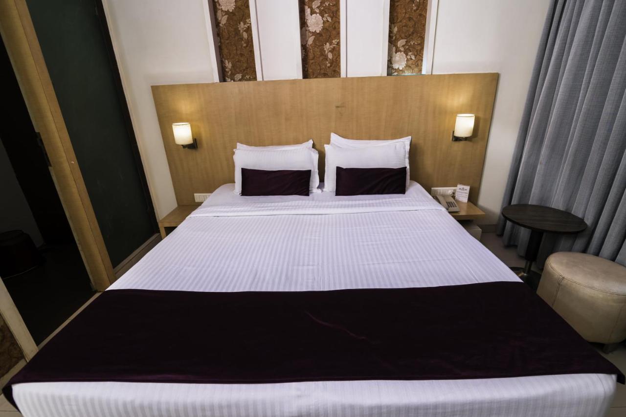 Hotel Monarch Guestline In Midc Rabale, Navi Mumbai Exteriör bild