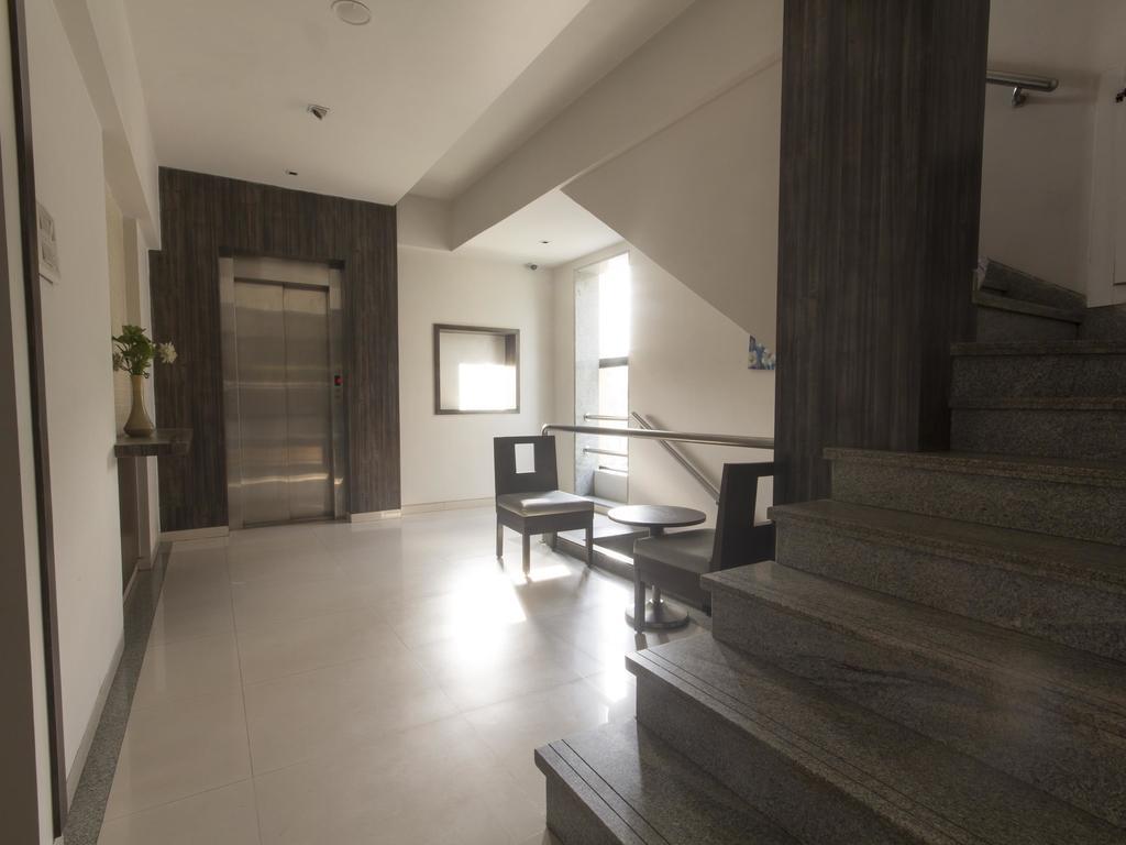 Hotel Monarch Guestline In Midc Rabale, Navi Mumbai Exteriör bild