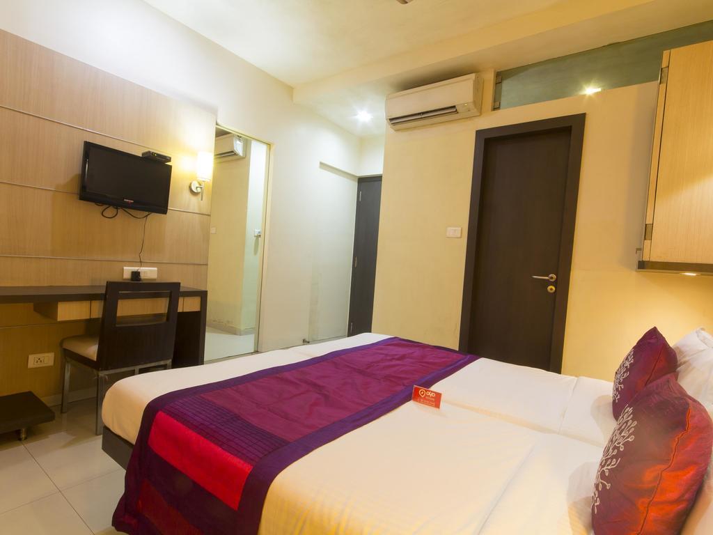 Hotel Monarch Guestline In Midc Rabale, Navi Mumbai Exteriör bild